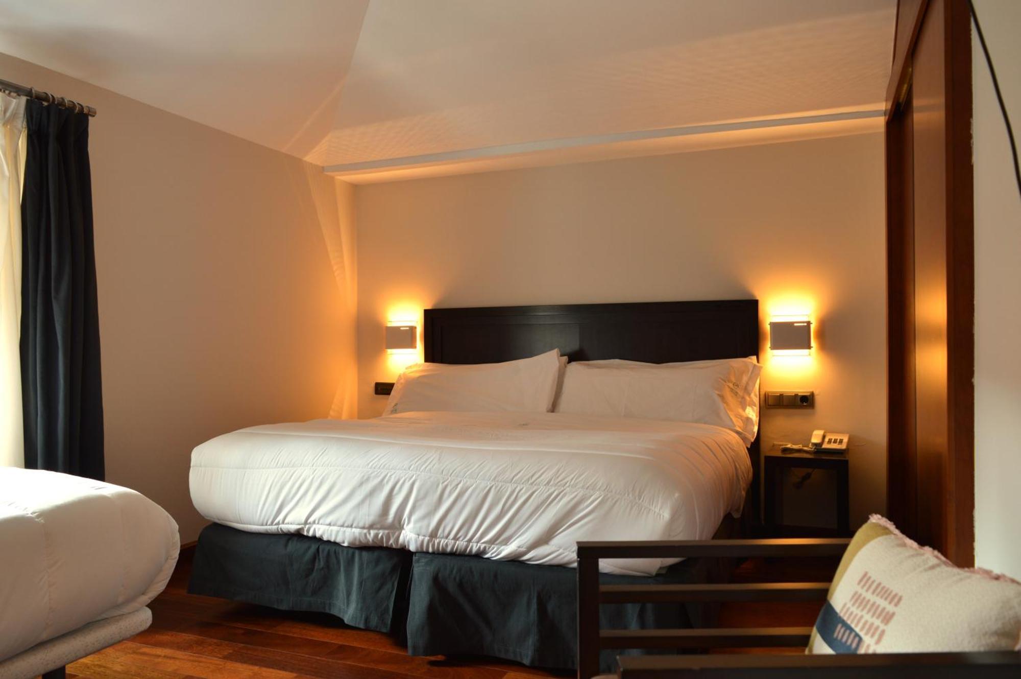Hotel Baeza Monumental By Eme Hoteles エクステリア 写真