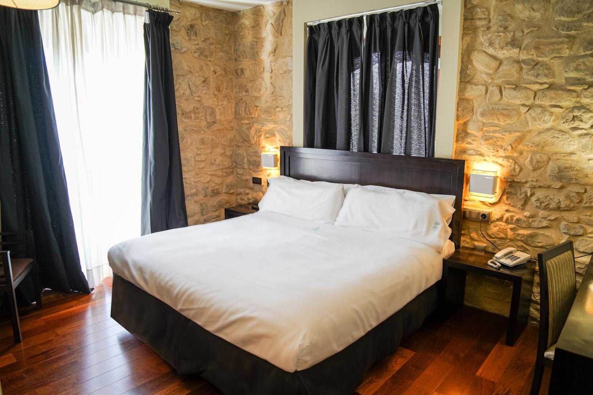 Hotel Baeza Monumental By Eme Hoteles エクステリア 写真