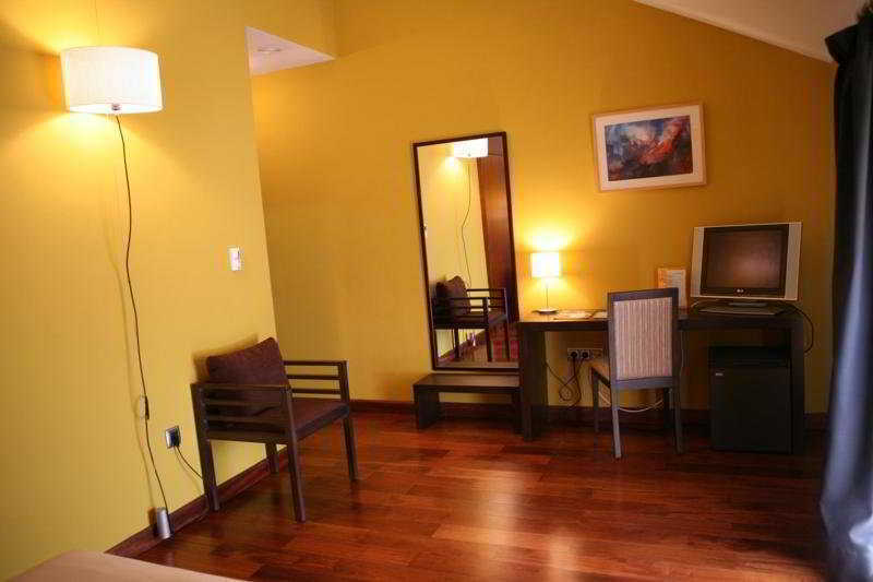 Hotel Baeza Monumental By Eme Hoteles 部屋 写真